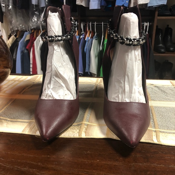 Shoe - Picture 5 of 7